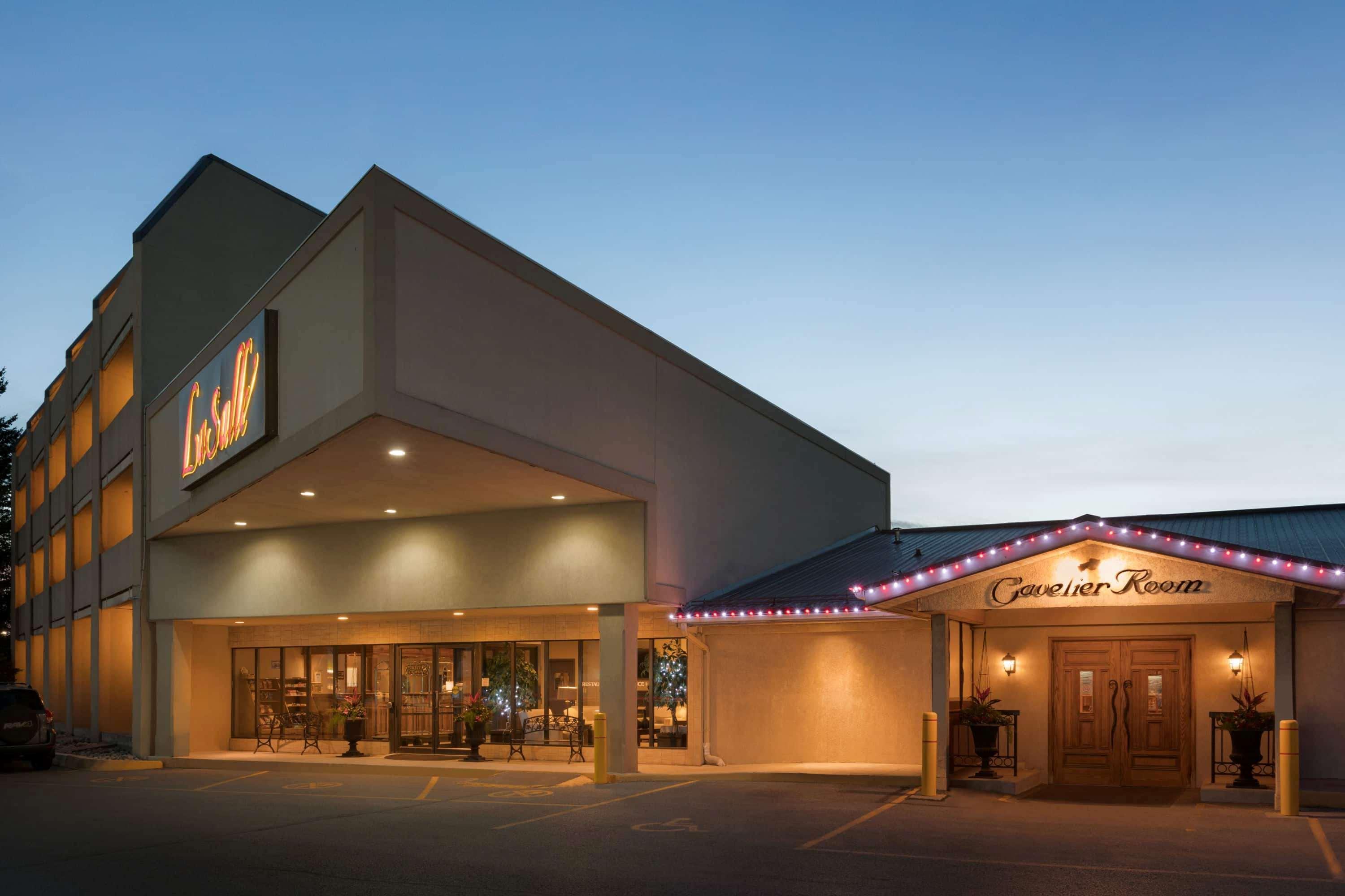 Travelodge Hotel By Wyndham Kingston Lasalle Esterno foto