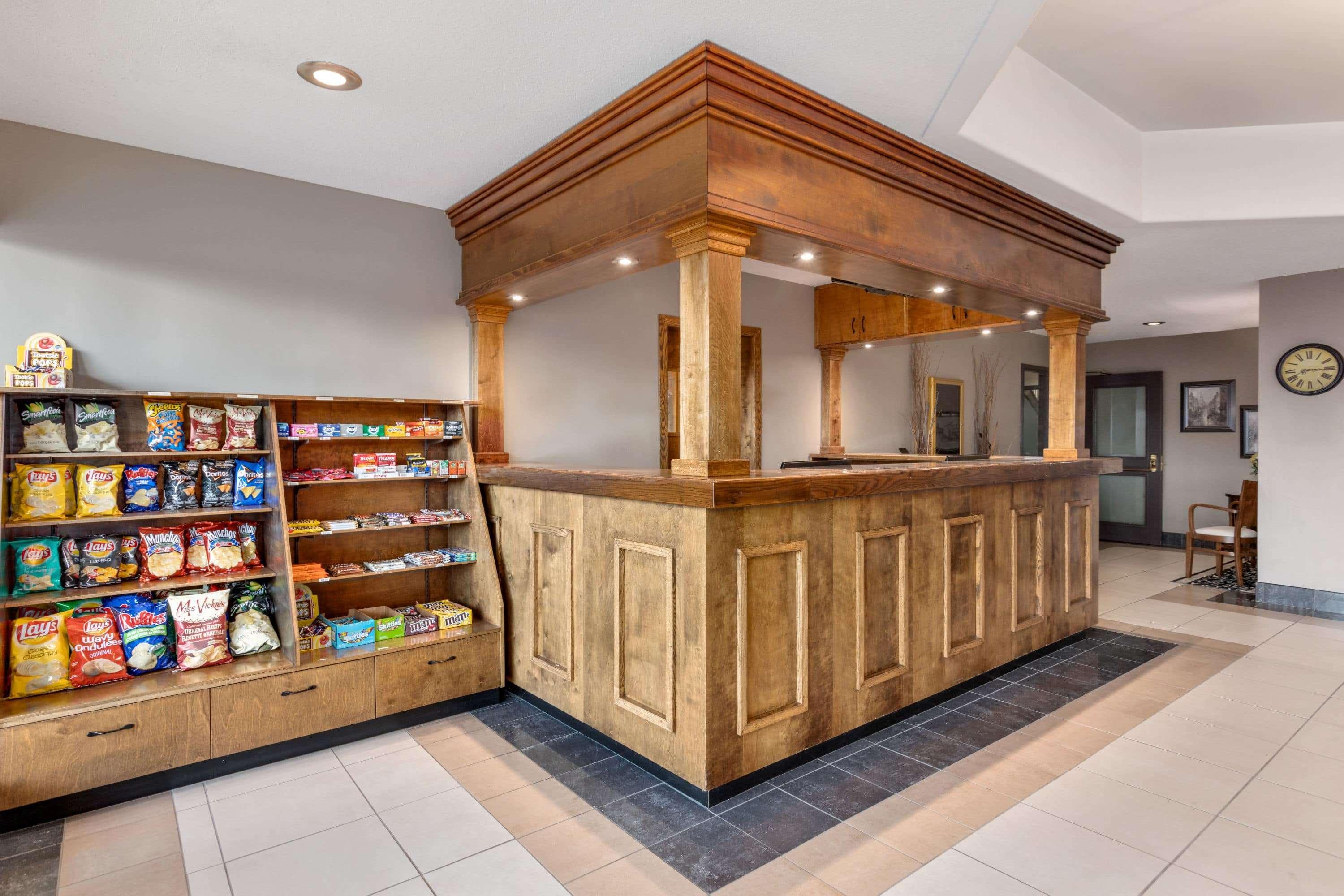 Travelodge Hotel By Wyndham Kingston Lasalle Esterno foto