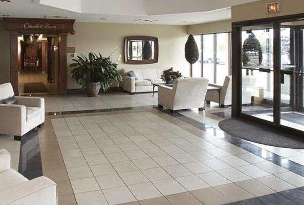 Travelodge Hotel By Wyndham Kingston Lasalle Esterno foto