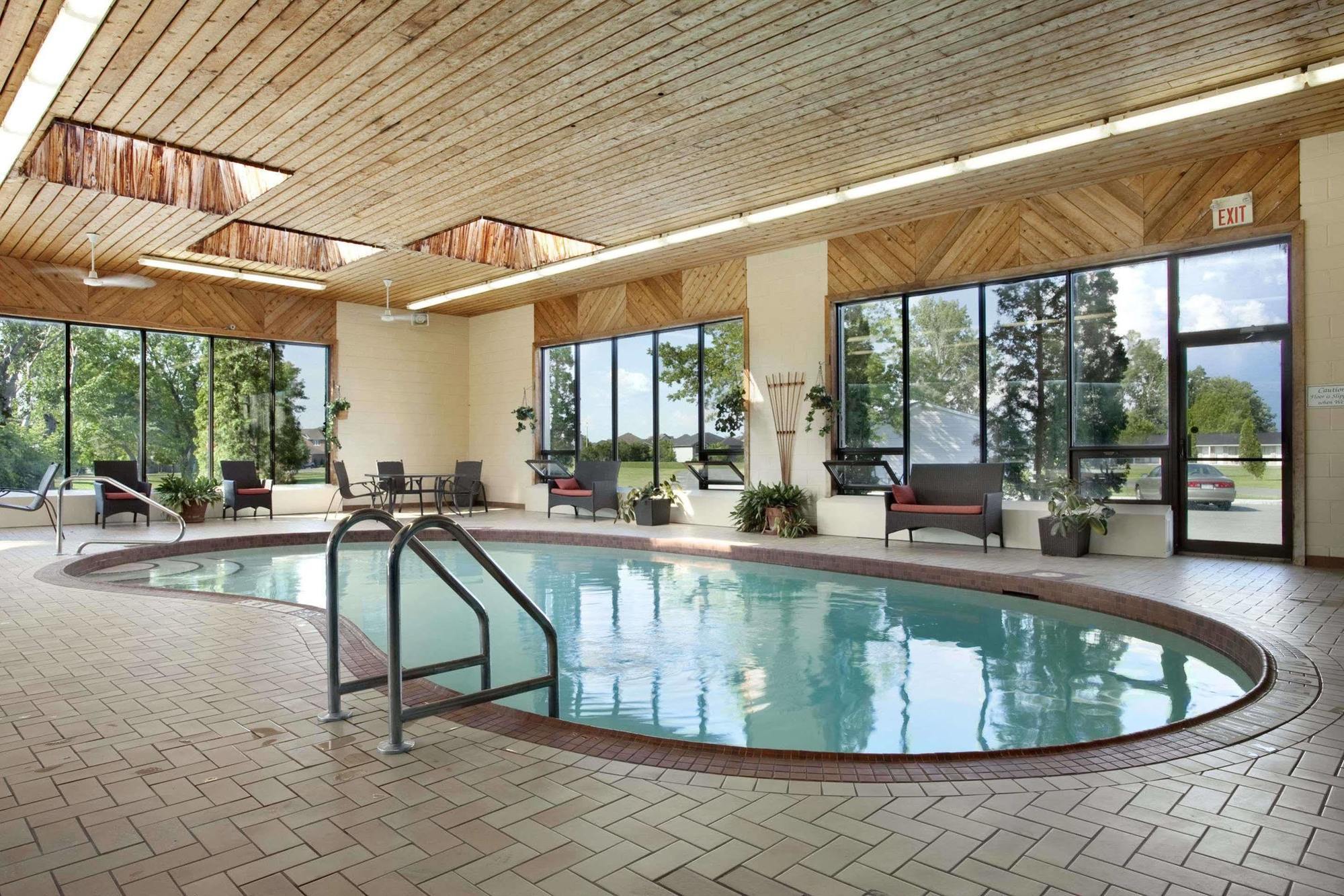 Travelodge Hotel By Wyndham Kingston Lasalle Esterno foto